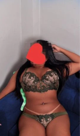 Viviane Araújo — 5 / 6