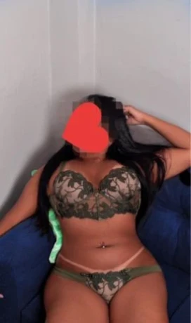 Viviane Araújo — 5 / 6