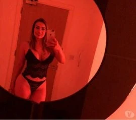 Female Escort — 3 / 5
