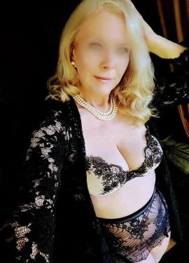 Lena, Escort, Paris