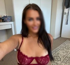 Antillo, Escort, Milan