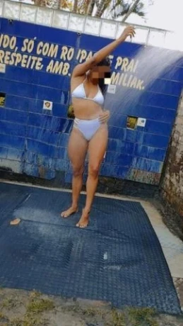 Amanda Santos — 1 / 4