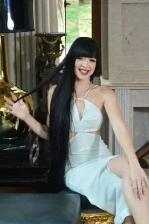 Yasmin Bellucio — 2 / 9