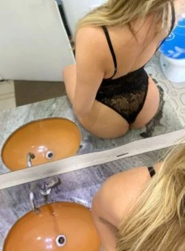 Karina Amorim — 4 / 5