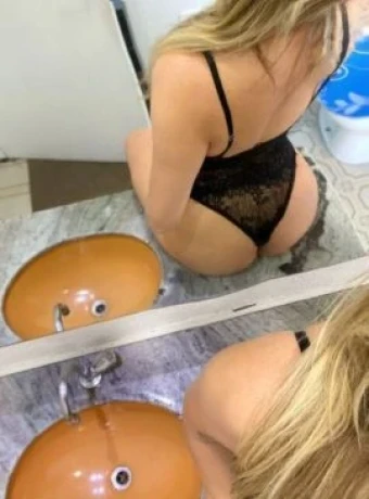 Karina Amorim — 4 / 5