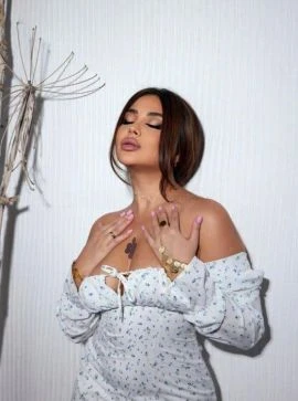 Layla — 3 / 9