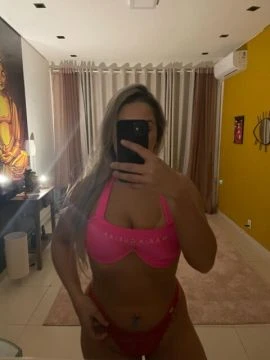 Lara Schultz — 4 / 5