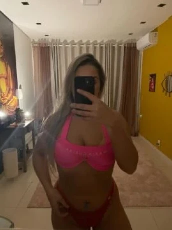 Lara Schultz — 4 / 5