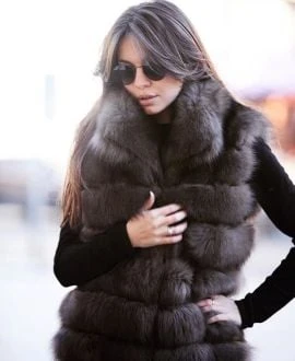 CHLOE — 4 / 9