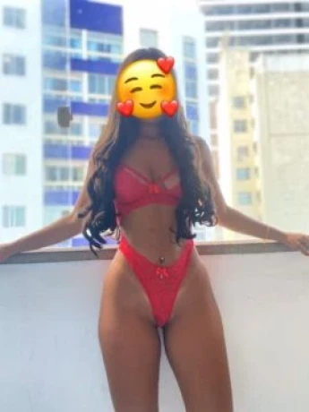 Safira Duarte — 4 / 5