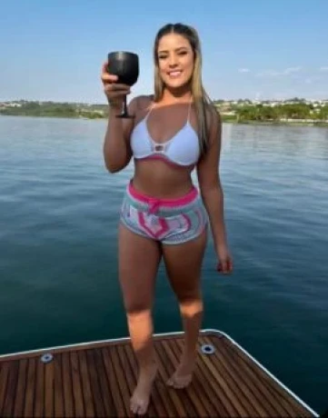 Bruna Raquel — 4 / 5