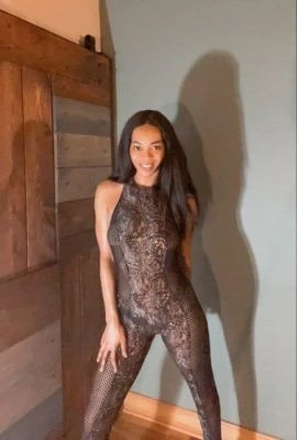 Alexis — 8 / 9