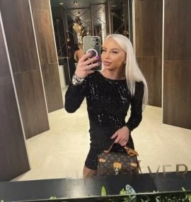 Juliaxxhu, Escort, Dresden