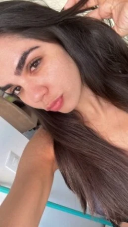 Jessica Lins — 4 / 5