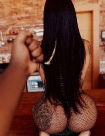 Eloíse Minelly — 2 / 9