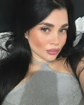 Adriana — 3 / 8