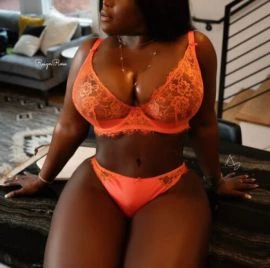 Reign Rose — 7 / 8