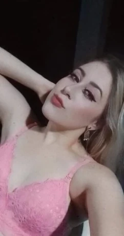 Julinha Barroz — 4 / 5