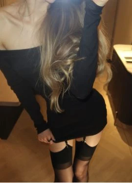 Angelina — 6 / 8