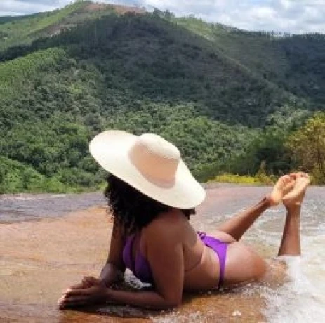 Laryssa Santos — 4 / 5