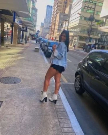 Mel Moreira — 3 / 5