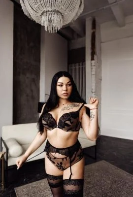 Angie — 3 / 4
