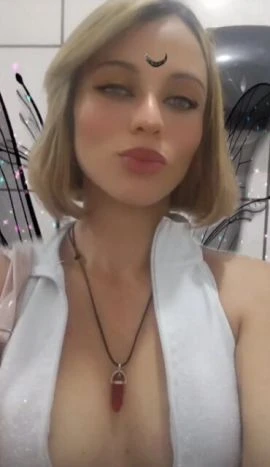 Bruna Oliver — 3 / 5