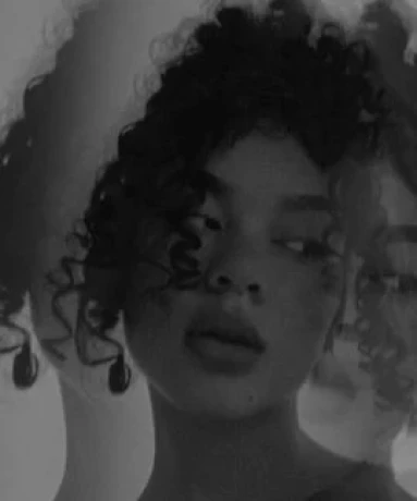 Vanessa Clarke — 4 / 5