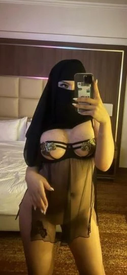 Latifa — 6 / 9