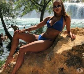 Female Escort — 2 / 3