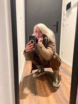Juliaxxhu — 2 / 9