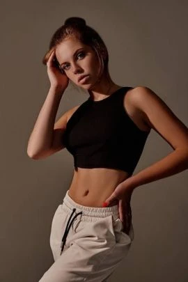 Ewa — 6 / 9