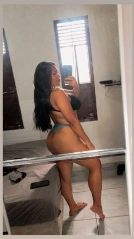 Camila Carvalho — 3 / 9