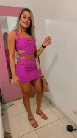 Lara Guareschi — 3 / 4