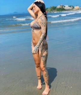 Letícia Gomes — 2 / 8
