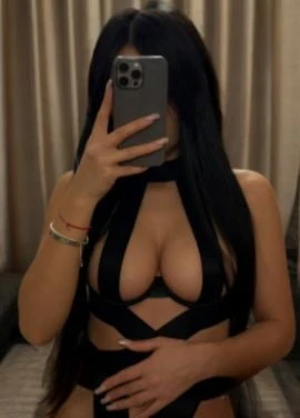Selena — 4 / 6