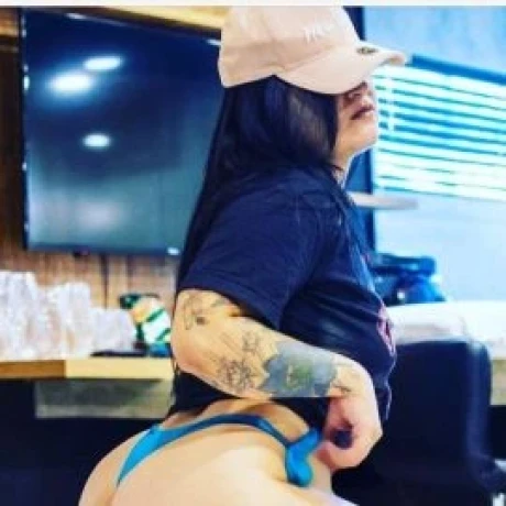 Thuane Silva — 2 / 5