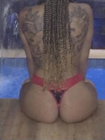 Marcela Barcelos — 3 / 4