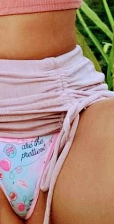 Lorena Mota — 1 / 4