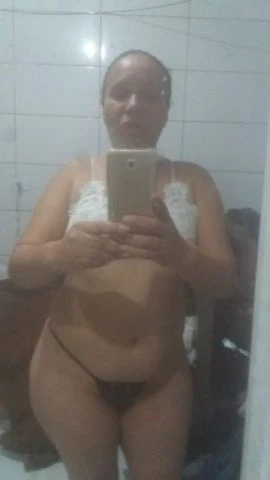 Kênia Esteves — 8 / 9