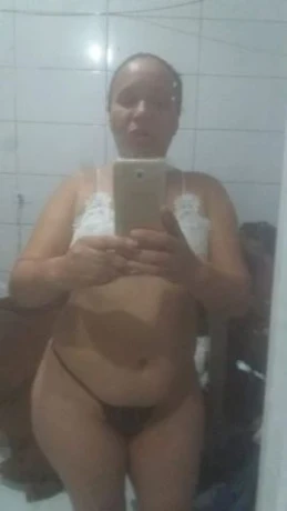 Kênia Esteves — 8 / 9