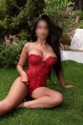 Jasmine Hamilton — 3 / 4