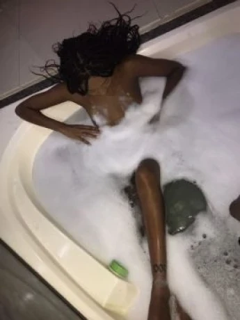 Natacha Stevens — 2 / 5