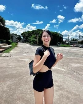 Della — 7 / 9
