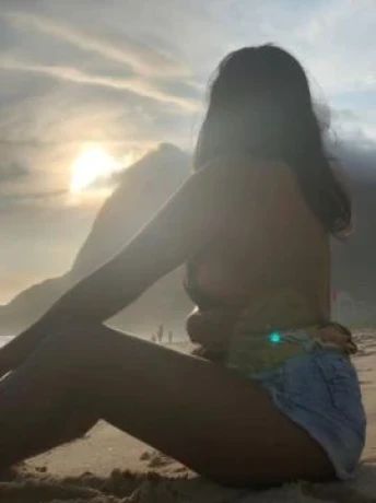 Yara Thaina — 4 / 5