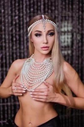 Taya — 8 / 9