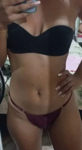 Monique Alves — 7 / 8