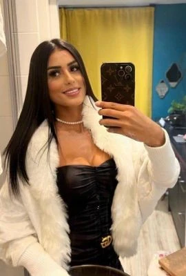 Livia, Escort, Paris