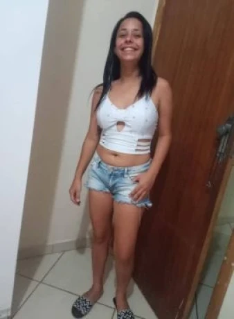 Fran Almeida — 2 / 5