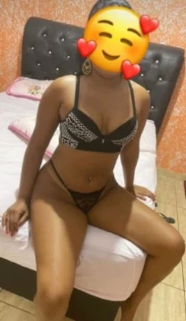 Manoela Prado — 3 / 4